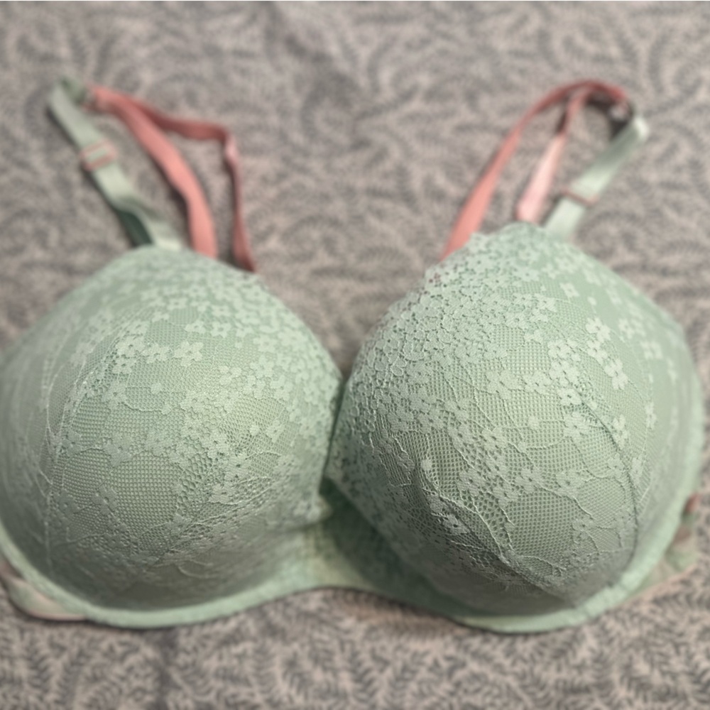 Wireless Victoria’s Secret bra